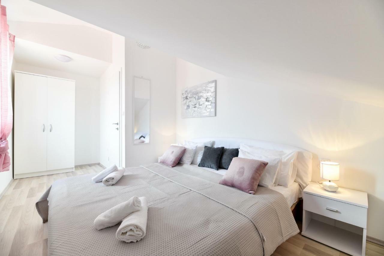 Grey Old Town Apartament